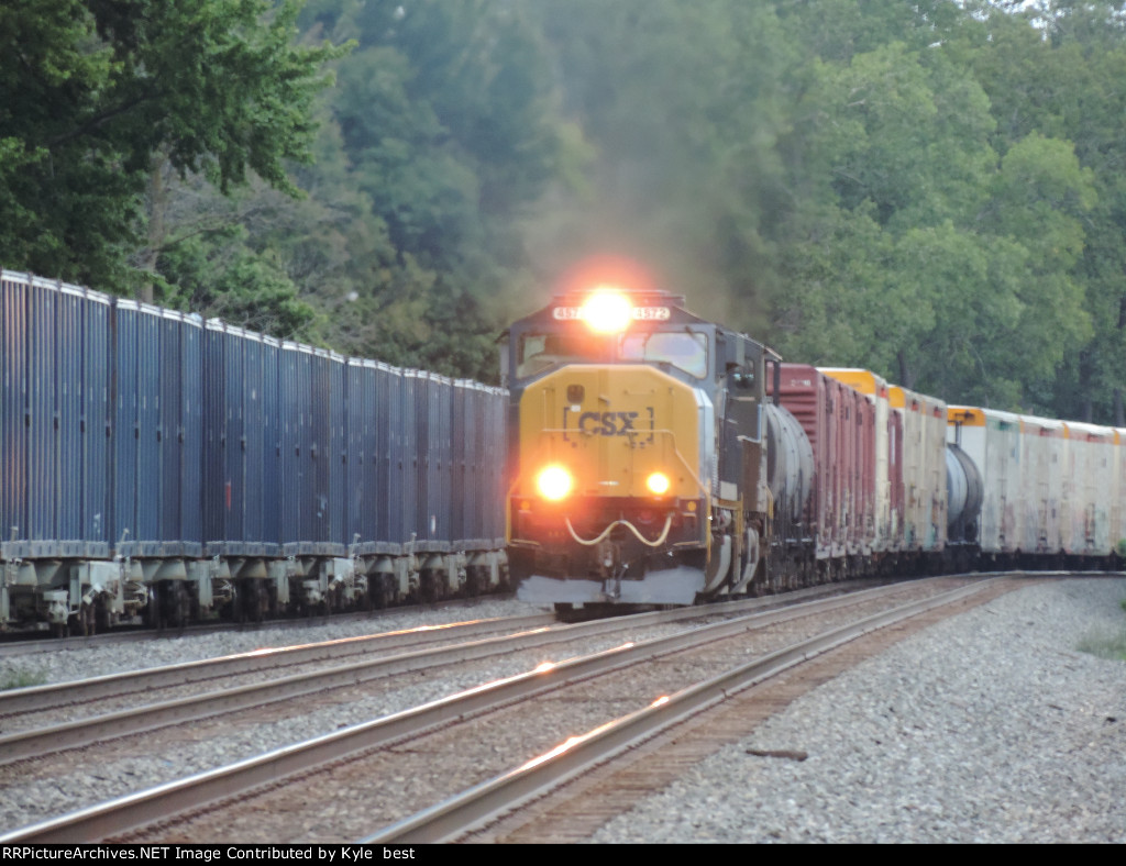 CSX 4572 on M367